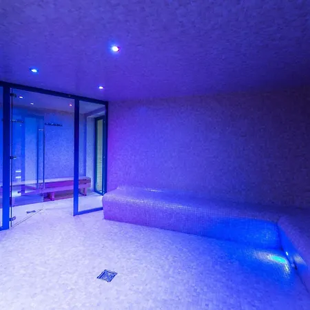 Apartamento On Slope Near